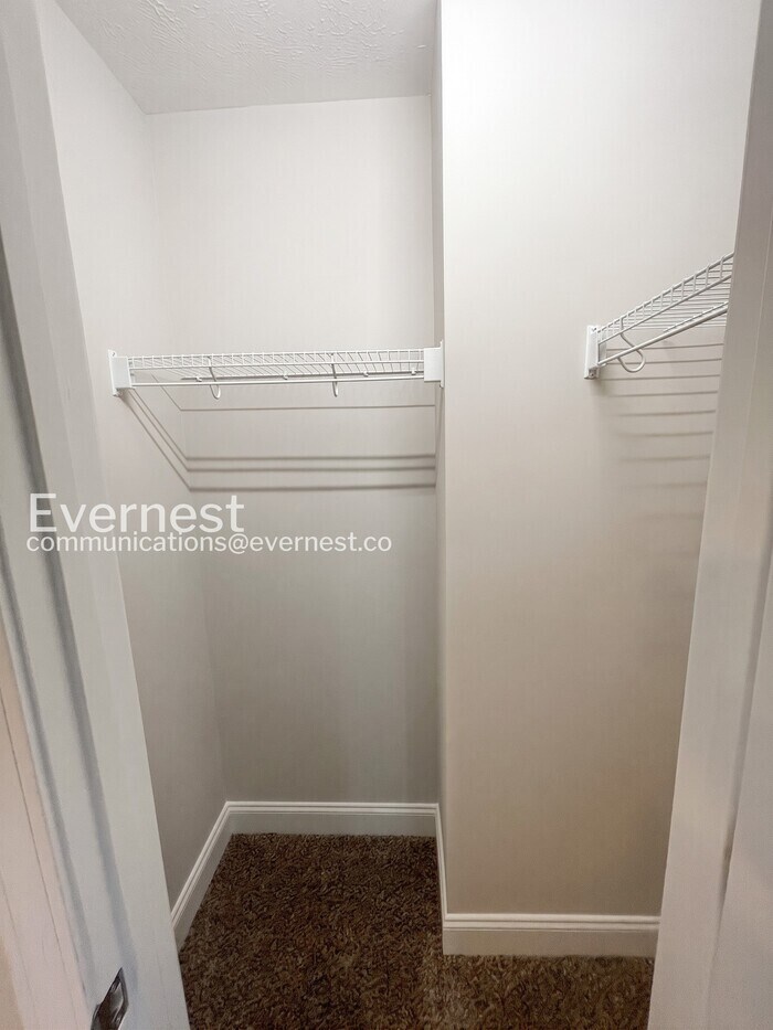 Building Photo - 1000 Henry Pl Blvd