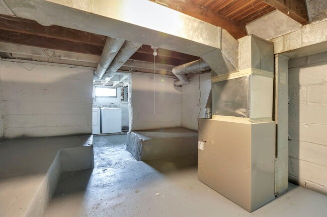 Building Photo - 124-126-126 E Morrill Ave