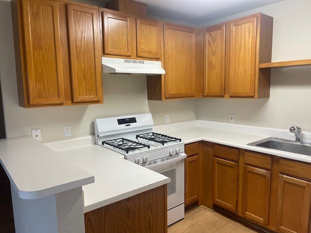 Building Photo - 565 Peerless Way