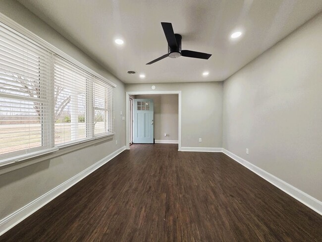 Building Photo - Remodeled ranch on large serene lot in Amelia County.