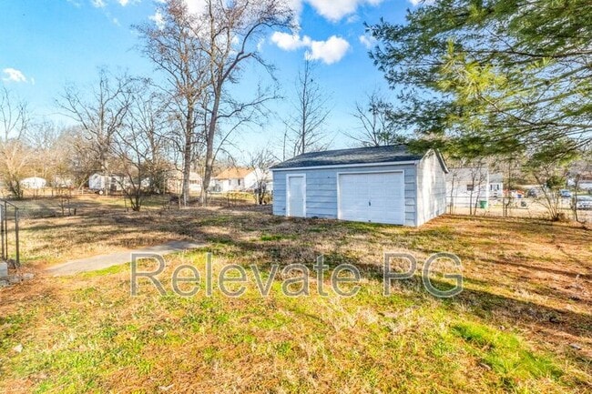 Building Photo - 1311 Miles Ave