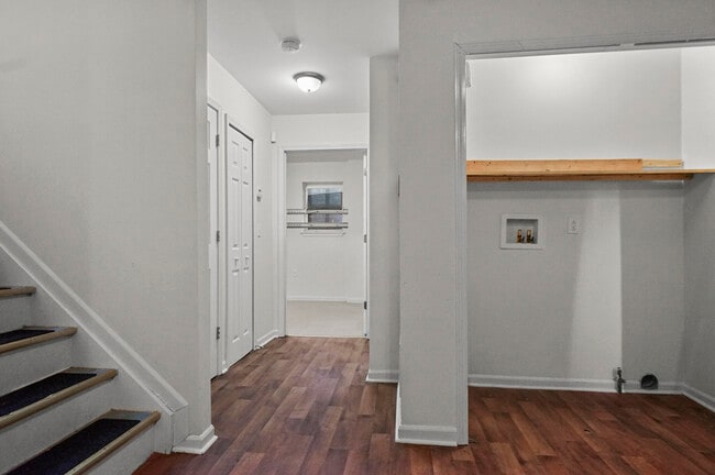 Building Photo - 4128 Buckingham Ave