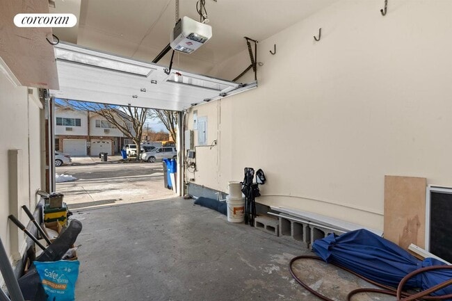 Building Photo - 336 Howe Ave