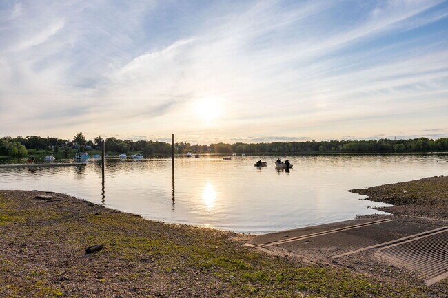 Building Photo - 538 Main St