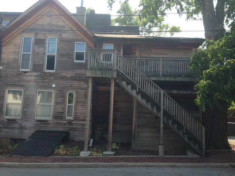 Building Photo - 802 Grand Ave