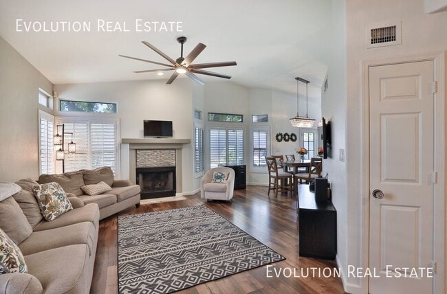 Building Photo - 1542 E Beacon Dr