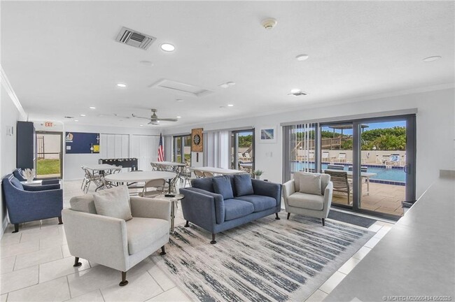 Building Photo - 10044 S Ocean Dr