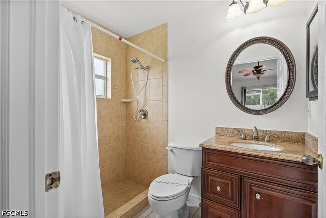 Building Photo - 1425 SW 10th St