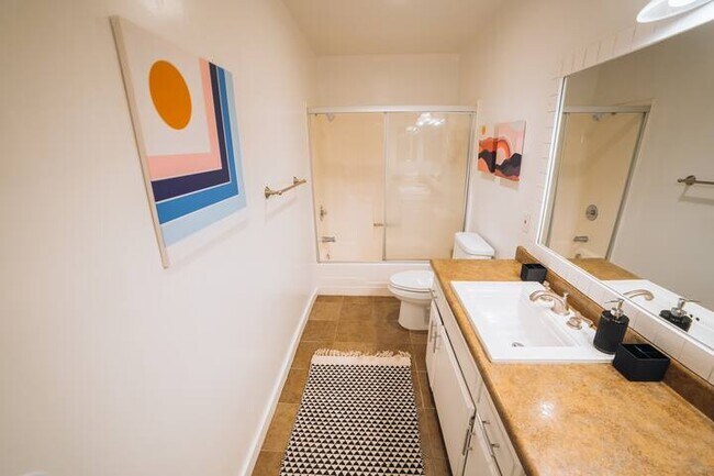 Building Photo - 2316 Walton Ave