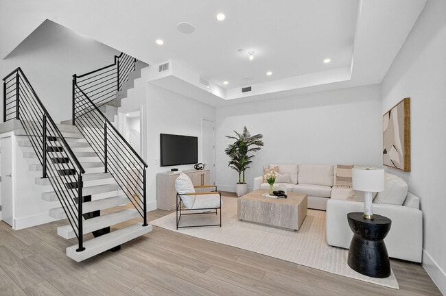 Building Photo - 204 Osceola Park Ln