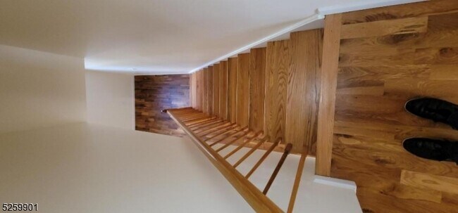 Building Photo - 56 Race St