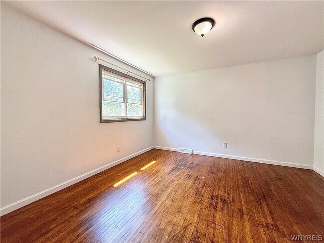 Building Photo - 90 E Summerset Ln