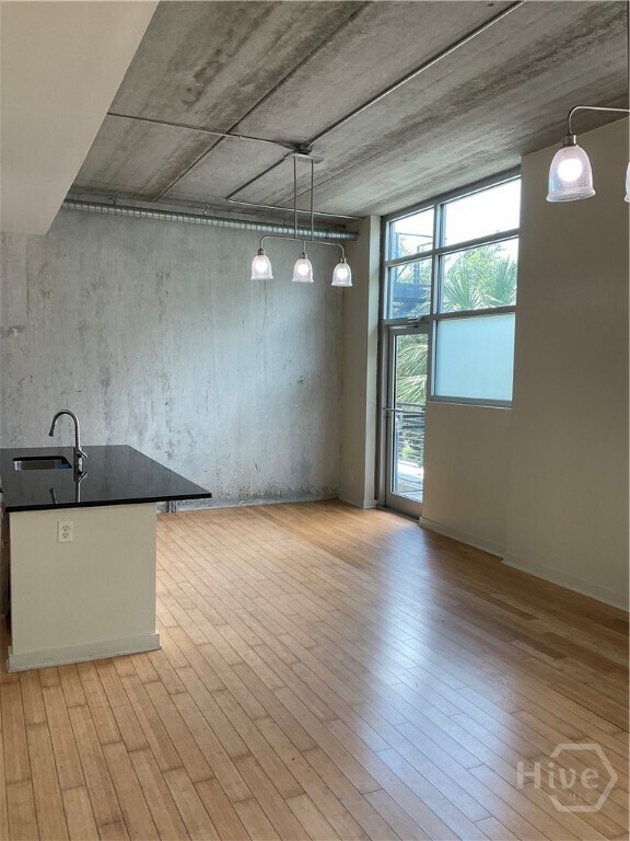 Building Photo - 545 Berrien St