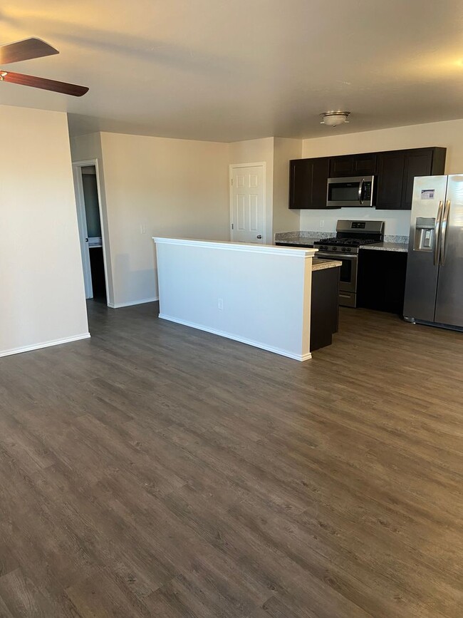 Building Photo - *Pre-leasing* Three Bedroom | Two Bath Dup...