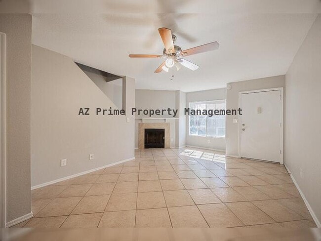 Building Photo - 1055 W 5th St