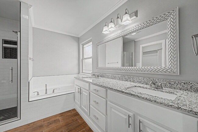 Building Photo - "Discover Your Dream Home: Spacious 4-Bedroom Retreat in Rogers, AR!"