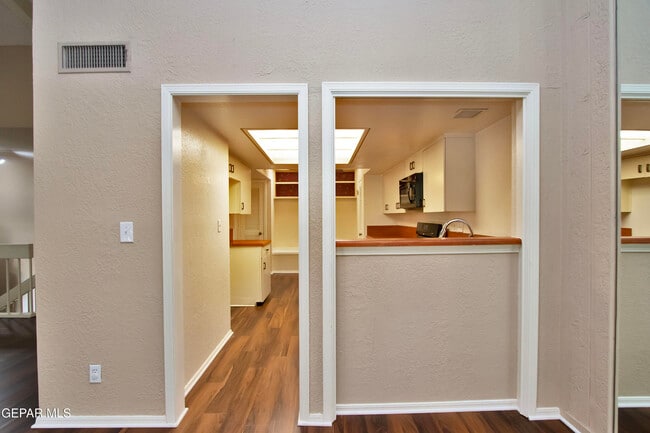 Building Photo - 5710 Mira Grande Dr