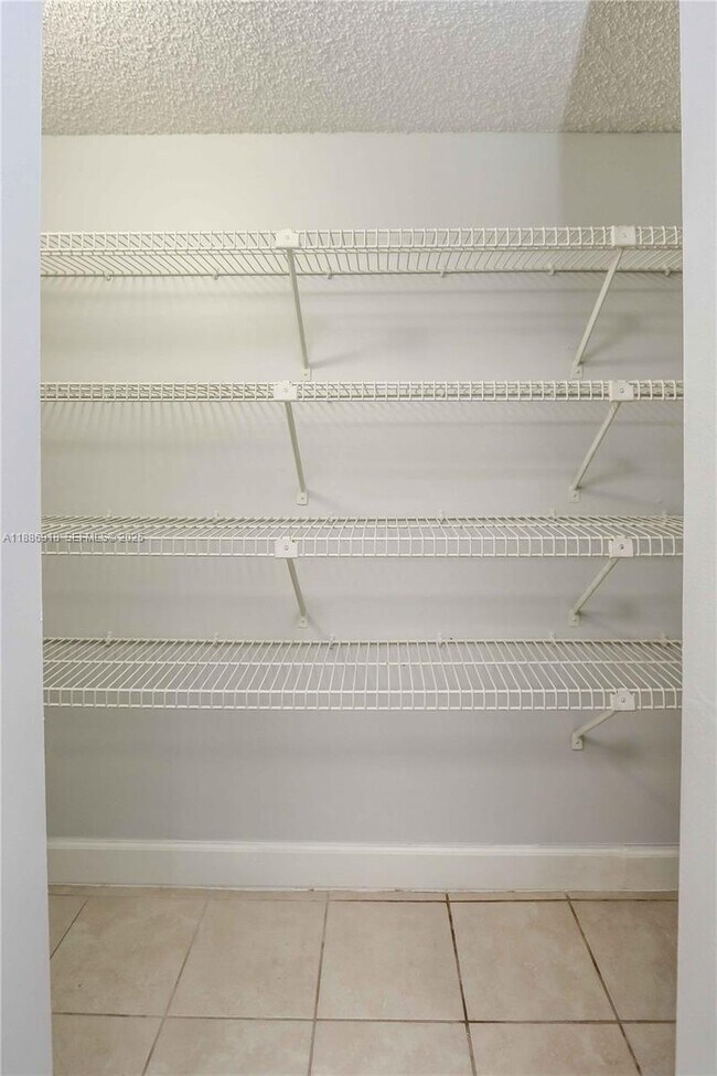 Building Photo - 850 N Miami Ave