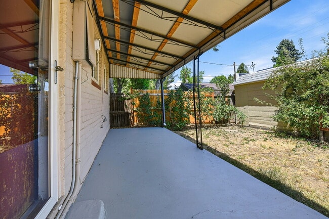Building Photo - $2,845.95, 3 bed, 1 bath, located in Denver with New Appliances