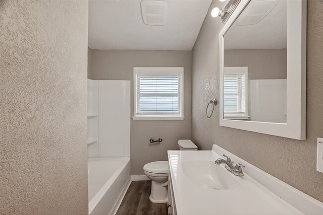 Building Photo - 3613 Truxton Dr