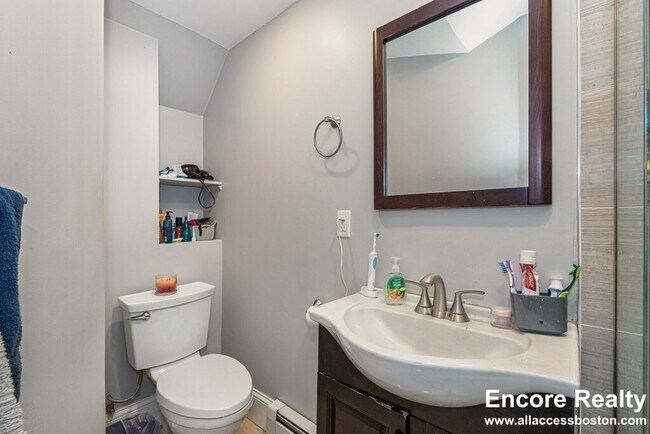 Building Photo - 1566 Tremont St