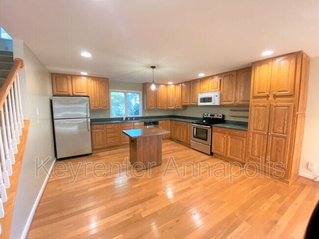 Building Photo - 1161 Green Holly Dr