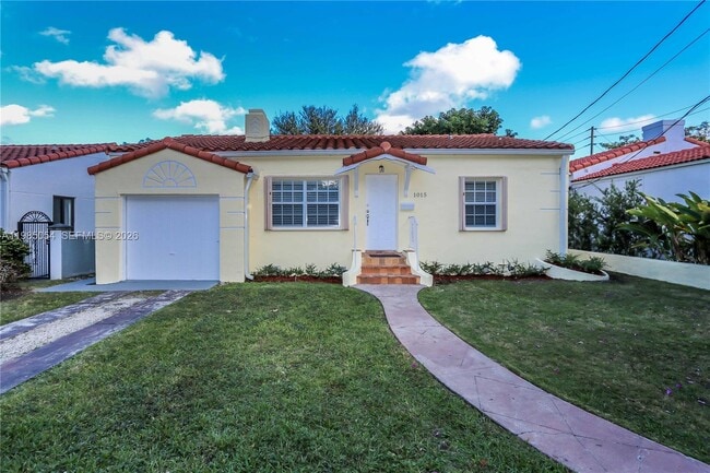 Building Photo - 1015 Cortez St