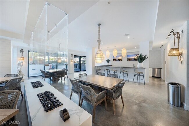 Building Photo - 1111 Central Ave