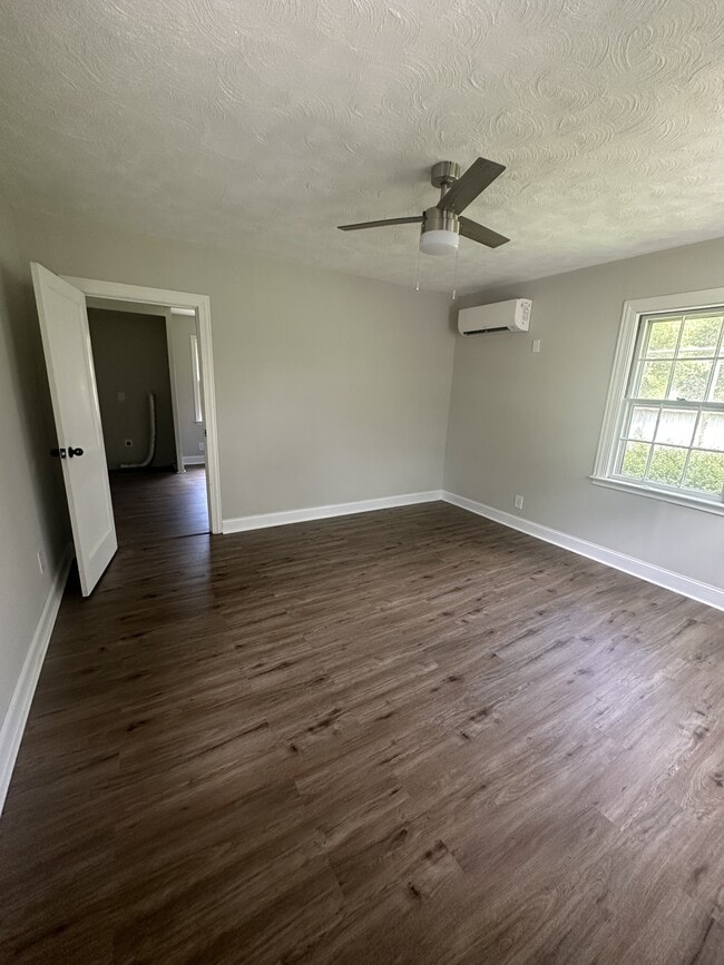 Building Photo - 114 Brookside Rd