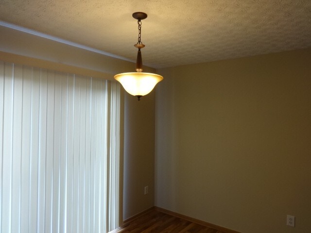 Building Photo - 256 Westedge Ct