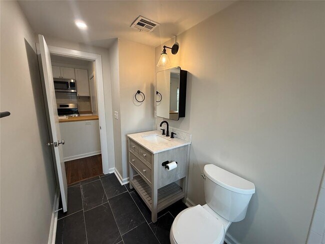 Building Photo - 1205 Military Ct