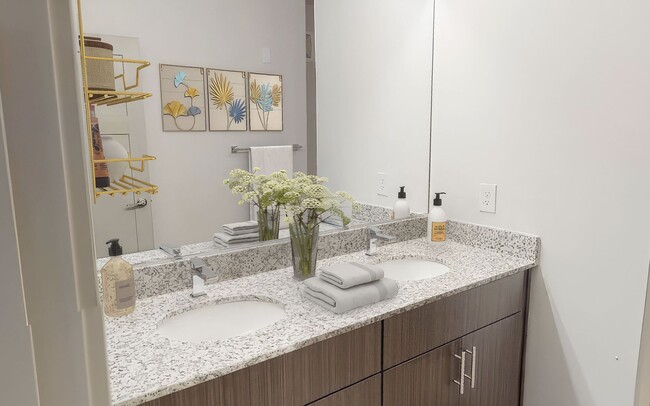 Building Photo - Lombardy | 2 Bed 2 Bath | 1100 sf