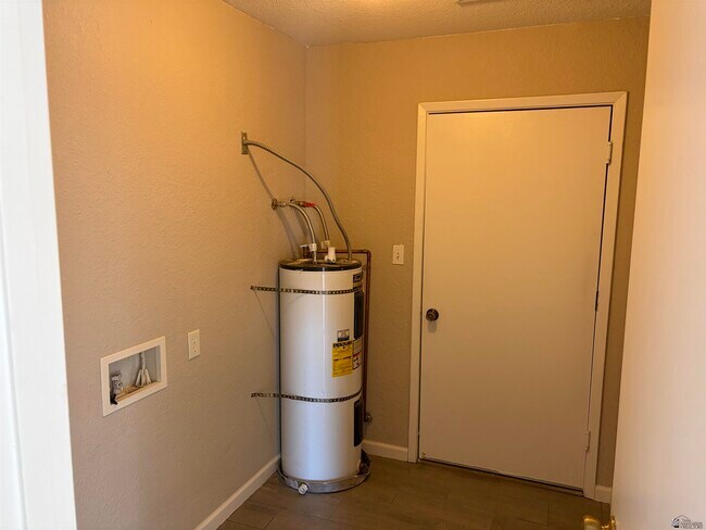 Building Photo - 3852 S Desert Air Blvd