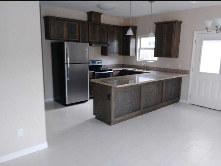 Building Photo - 210 Fig Dr