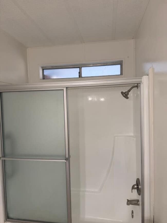 Building Photo - Charming 2BD/2BA Home in Sought-After Camarillo Springs Community!