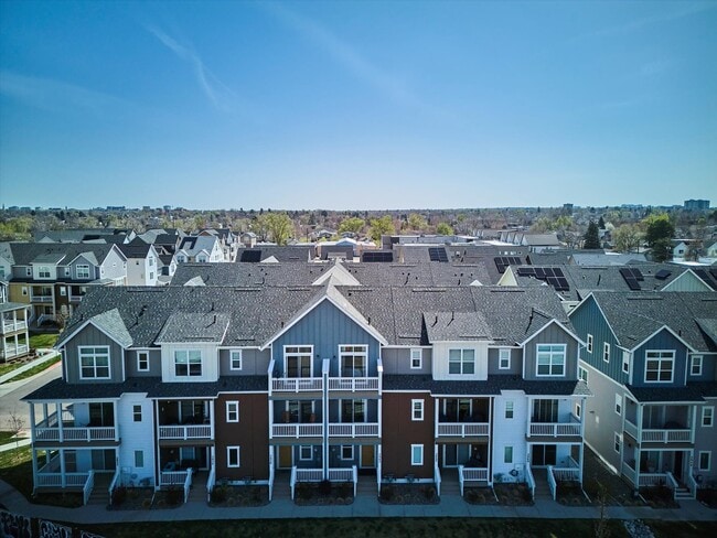 Building Photo - 2862 S Galapago Ct