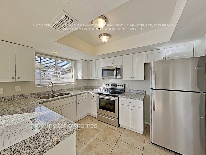 Building Photo - 12446 N 50th Ln