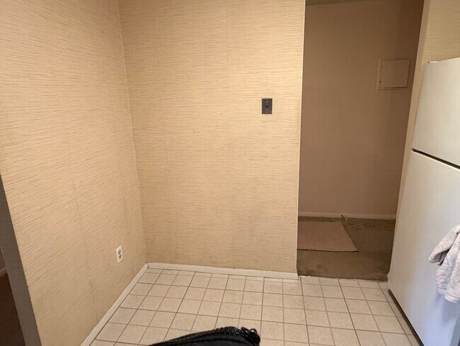 Building Photo - 147 Sylvan St