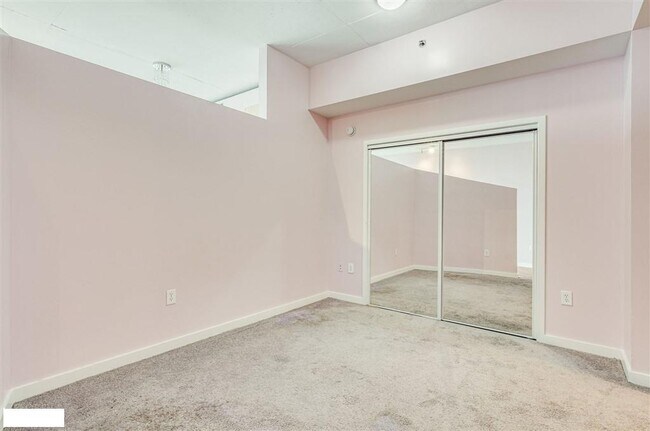 Building Photo - 3324 Peachtree Rd NE