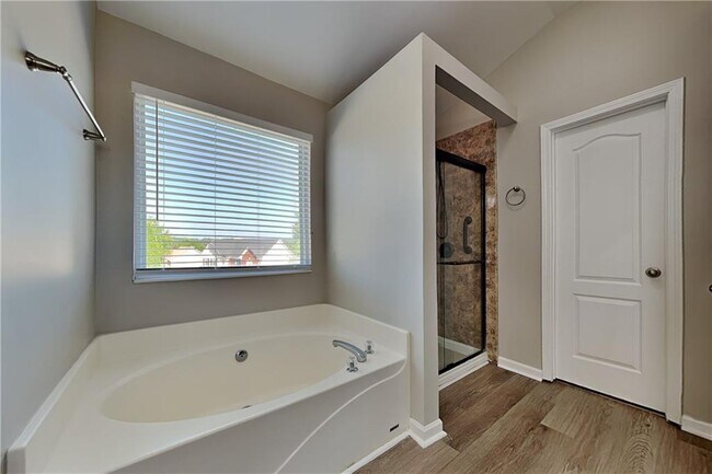 Building Photo - 4444 Sequoia Park Trail SW