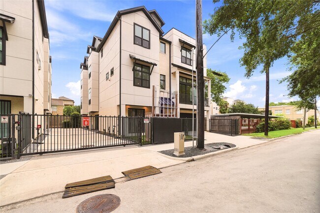 Building Photo - 1823 Prospect St