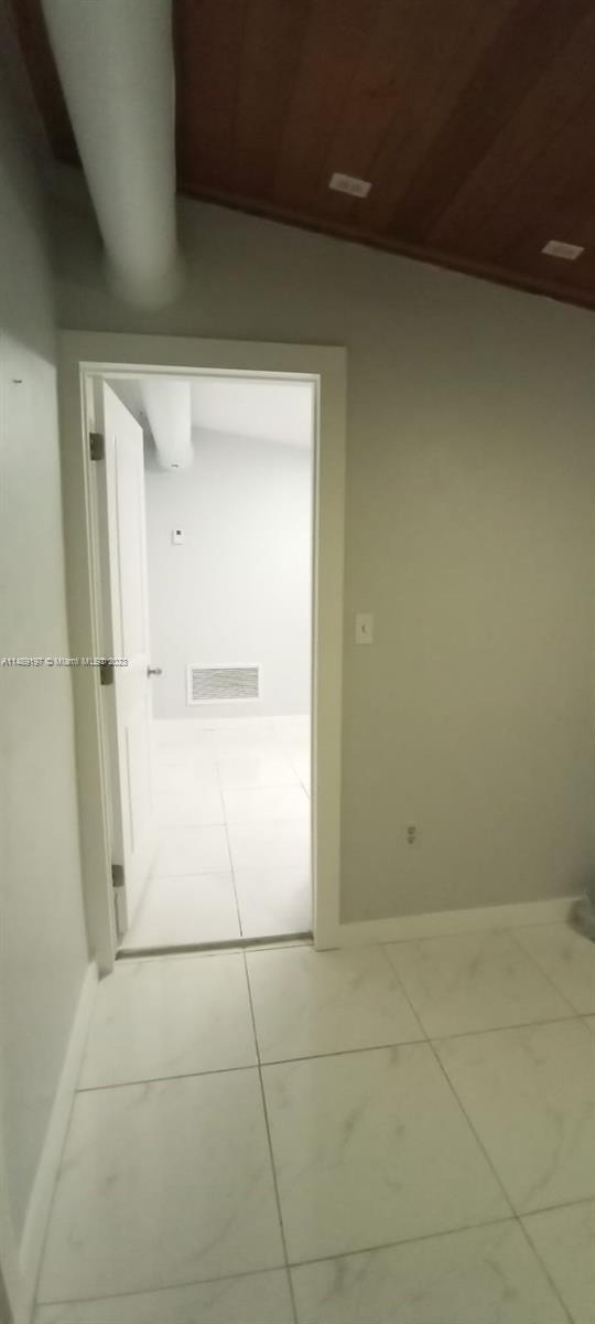 Building Photo - 18640 Belmont Dr