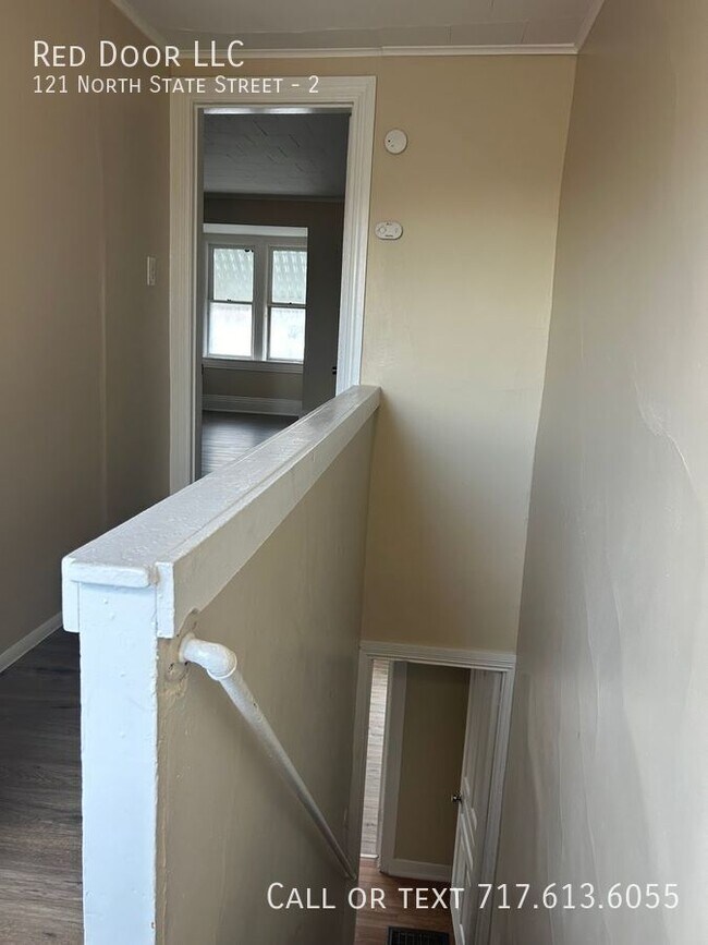 Building Photo - 121 N State St