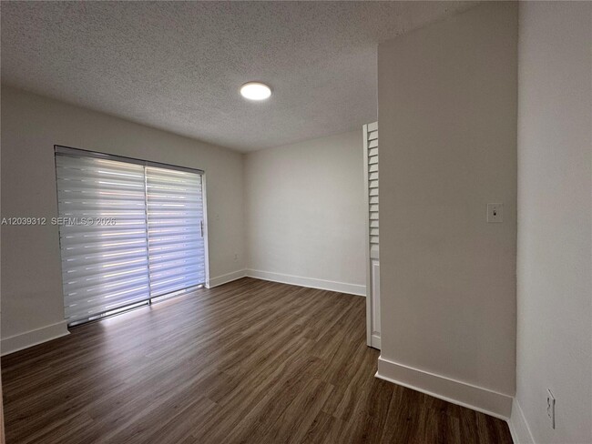 Building Photo - 3632 SW 87th Ave
