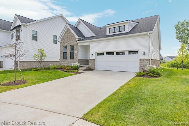 Building Photo - 5636 Suffolk Ct