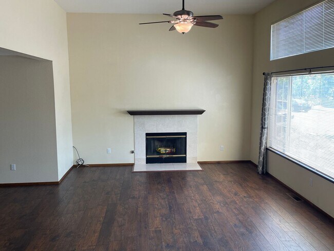 Building Photo - 16682 San Benito Dr