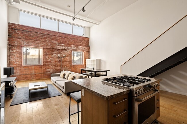 Building Photo - 120 S Hewitt St