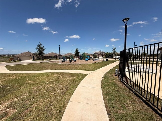 Building Photo - 205 Bethpage Dr