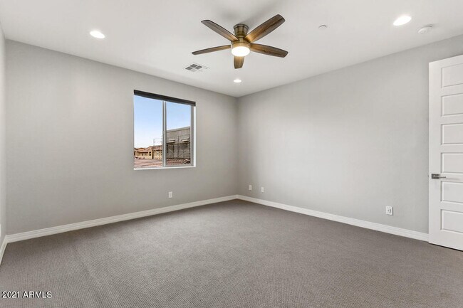 Building Photo - 7440 E Via De Luna Dr