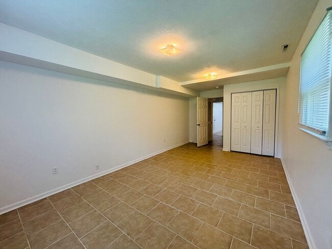 Building Photo - 306 Woodbine Dr